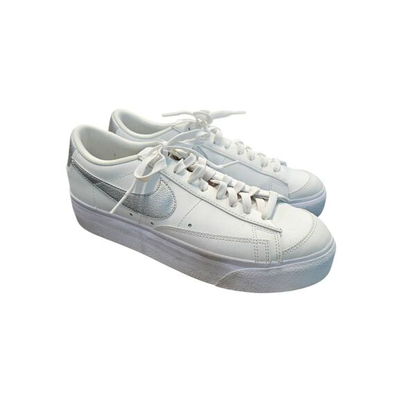 NIKE Triple White Platform DQ7571-101 sneaker Athletic Shoe Womens Size 10 - Picture 3 of 9